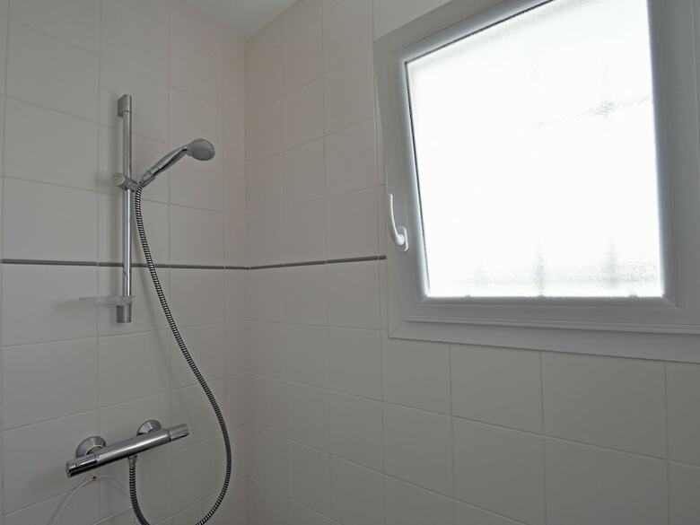 Charming Villa In Escales With Jacuzzi