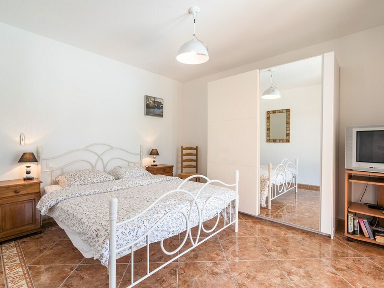 Quaint Villa In Aigues-vives With Private Pool
