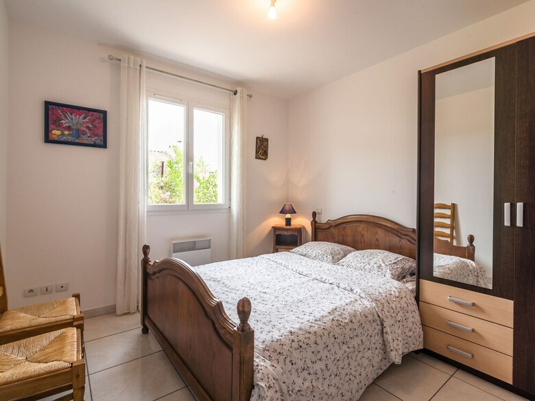Quaint Villa In Aigues-vives With Private Pool