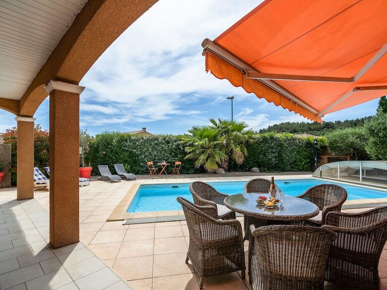 Quaint Villa In Aigues-vives With Private Pool