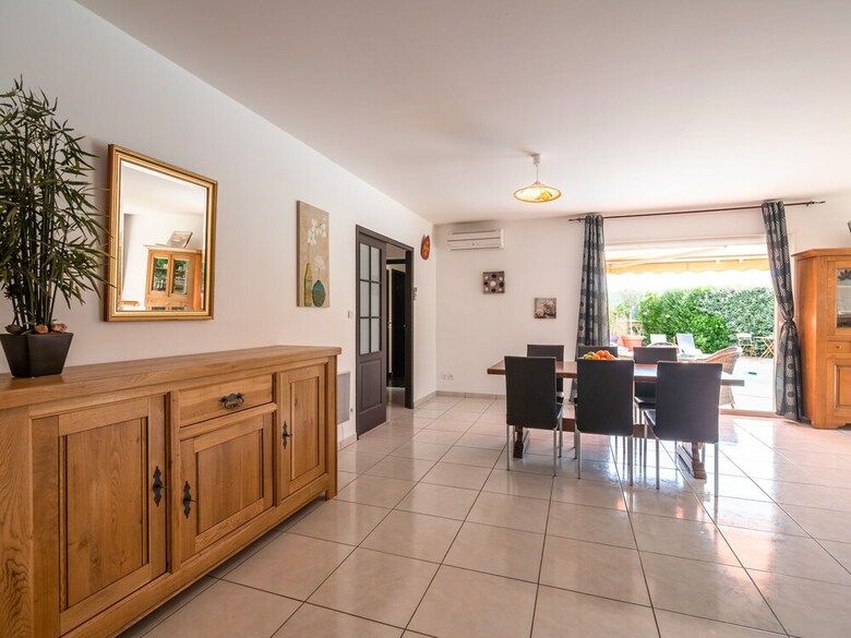 Quaint Villa In Aigues-vives With Private Pool