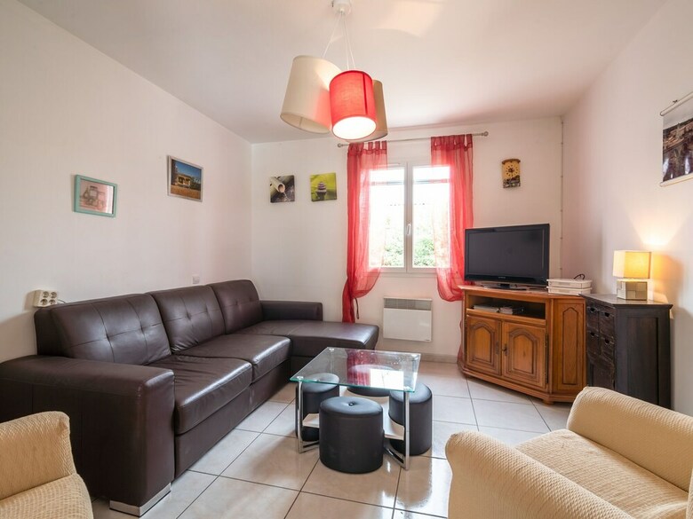 Quaint Villa In Aigues-vives With Private Pool