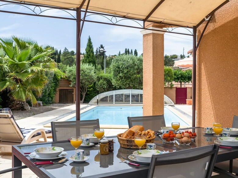 Quaint Villa In Aigues-vives With Private Pool