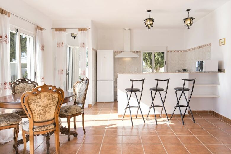 Impeccable 6-bed Villa