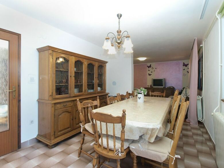 Apartment 1794