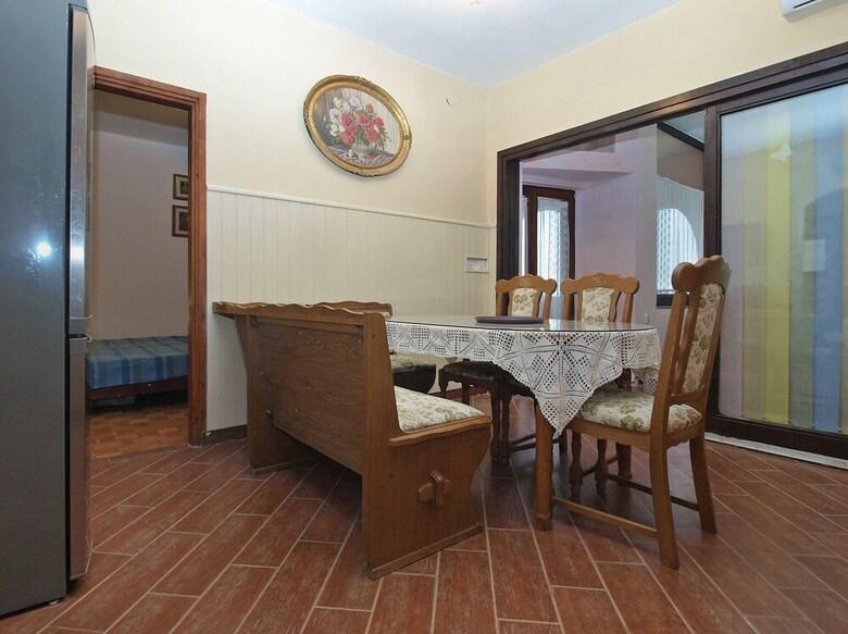 Apartment 1775