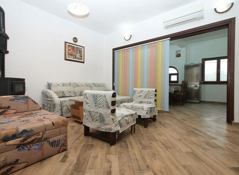 Apartment 1775