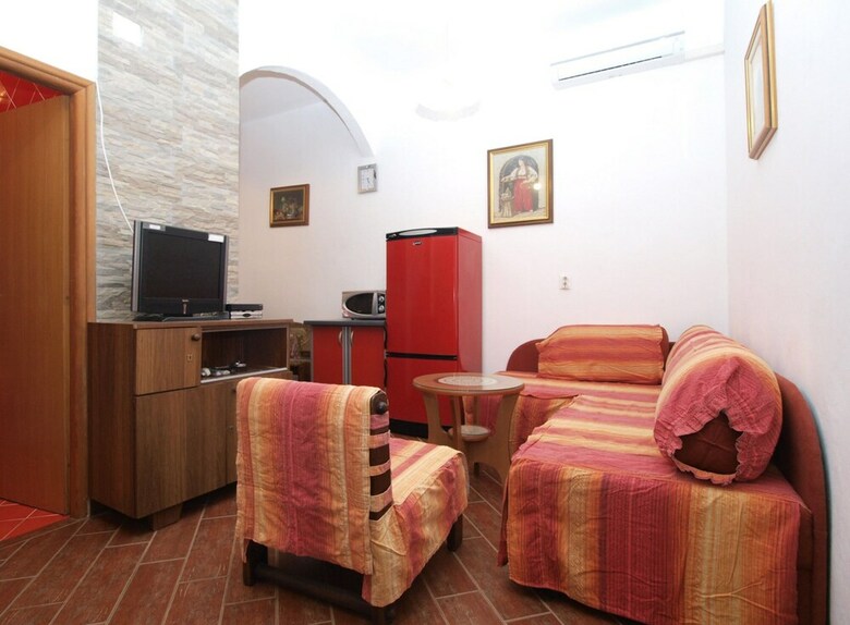 Apartment 1775