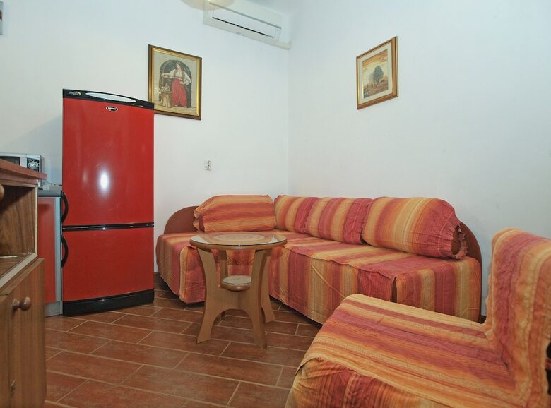 Apartment 1775