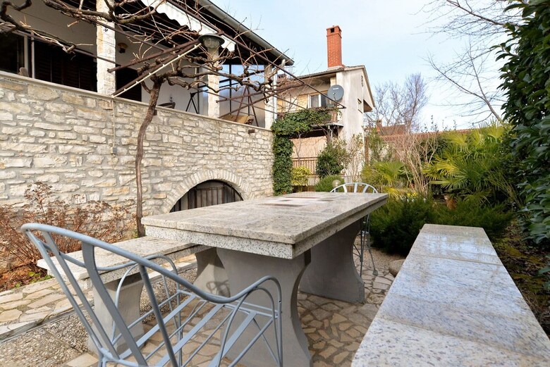 Apartment 1792