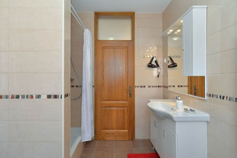 Apartment 1807