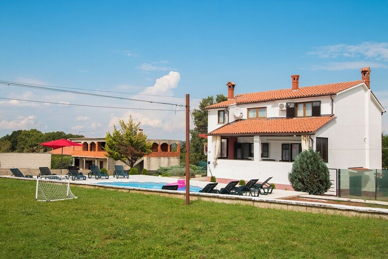 Villa Apartment 1816