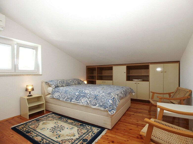 Apartment 1893