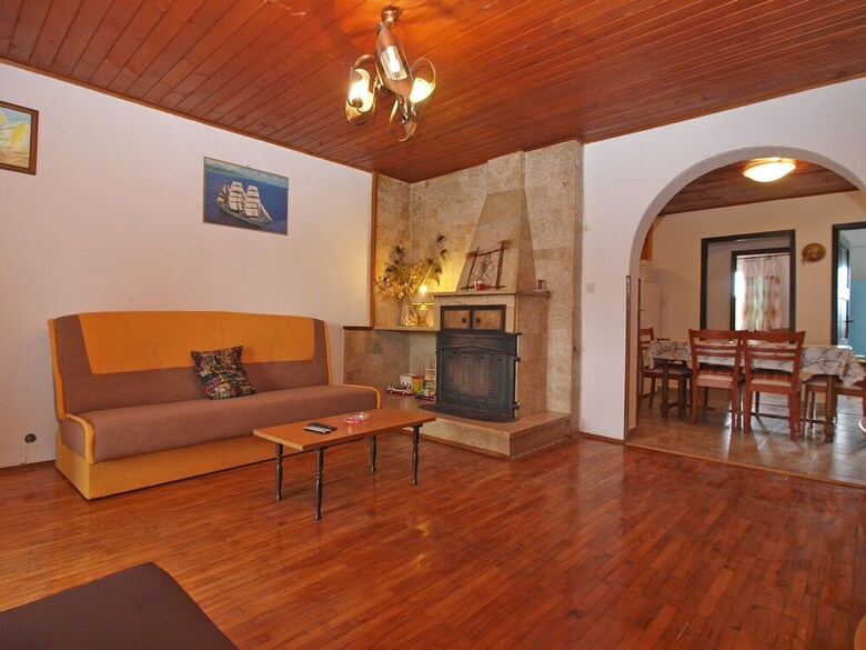Apartment 1954