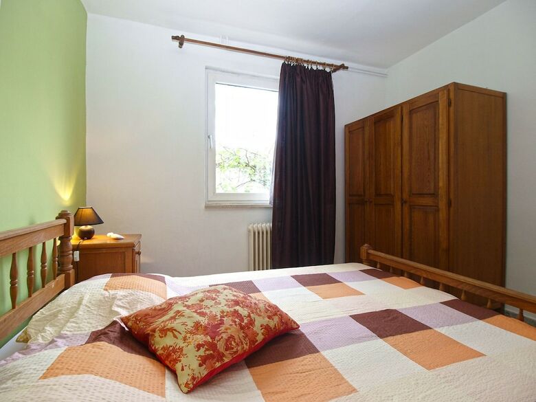 Apartment 1954