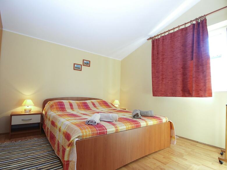 Apartment 1895