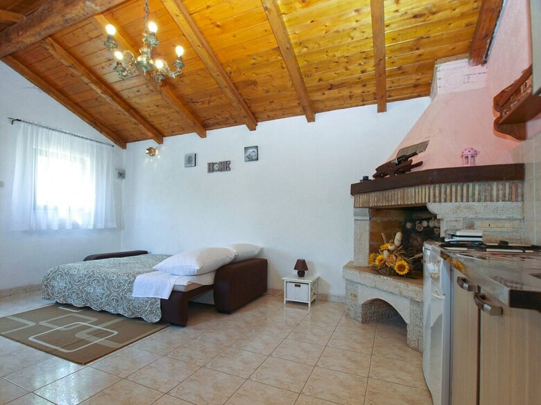 Apartment 1876