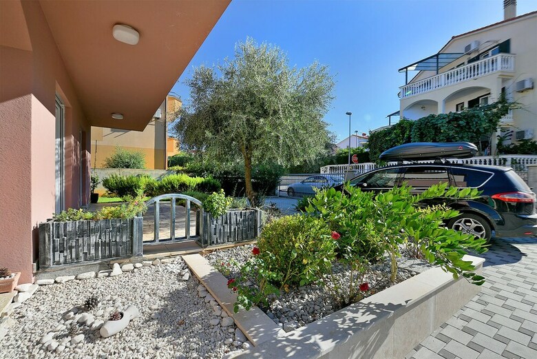 Apartment 1964