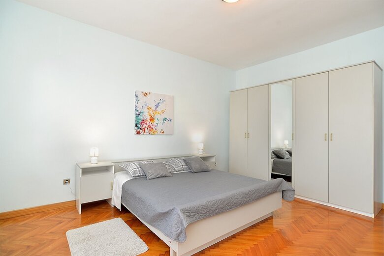 Apartment 1947
