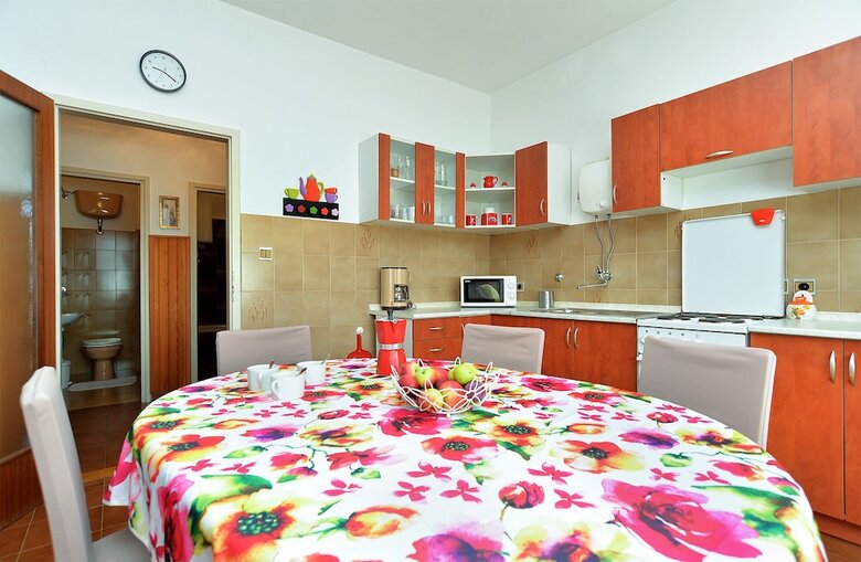 Apartment 1947