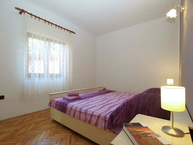 Apartment 1875
