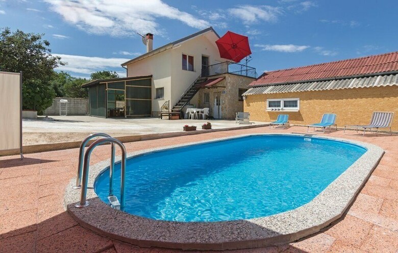 Villa Apartment 1976