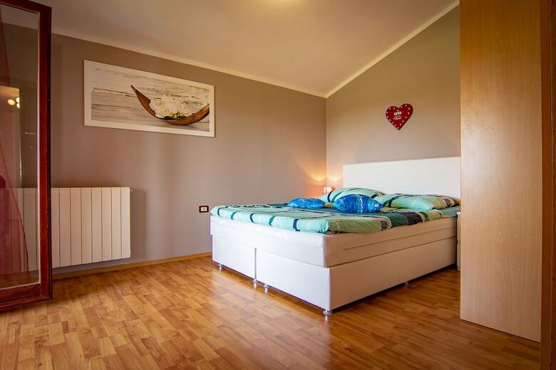 Villa Apartment 1984