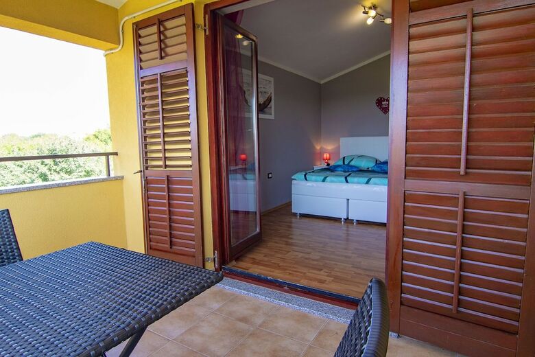 Villa Apartment 1984