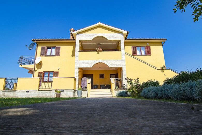 Villa Apartment 1984