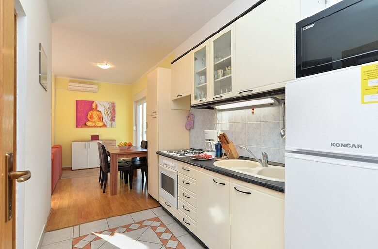 Apartment 1982