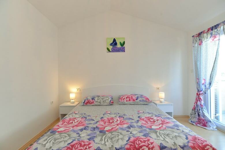 Apartment 1873