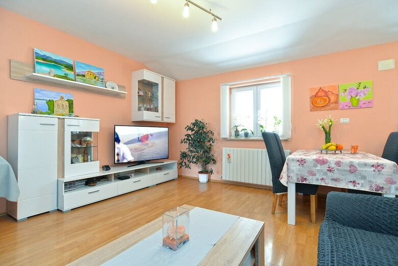 Apartment 1873