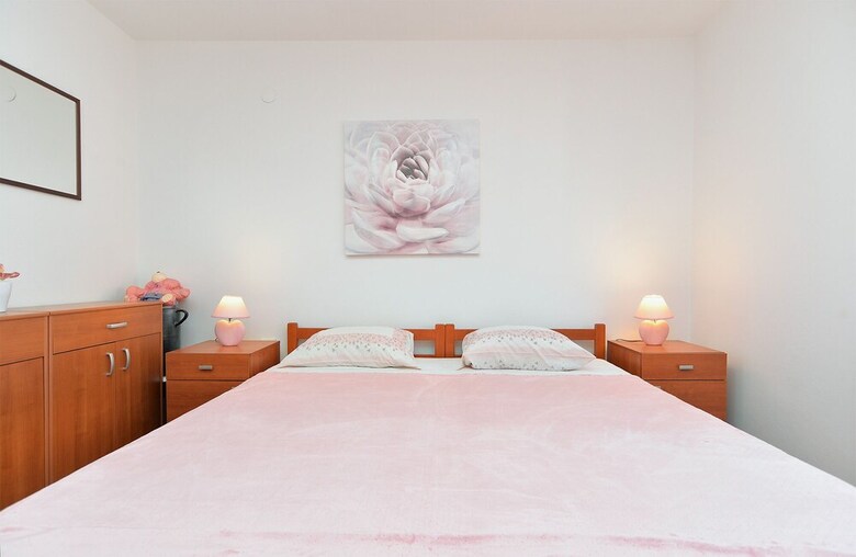 Apartment 1987