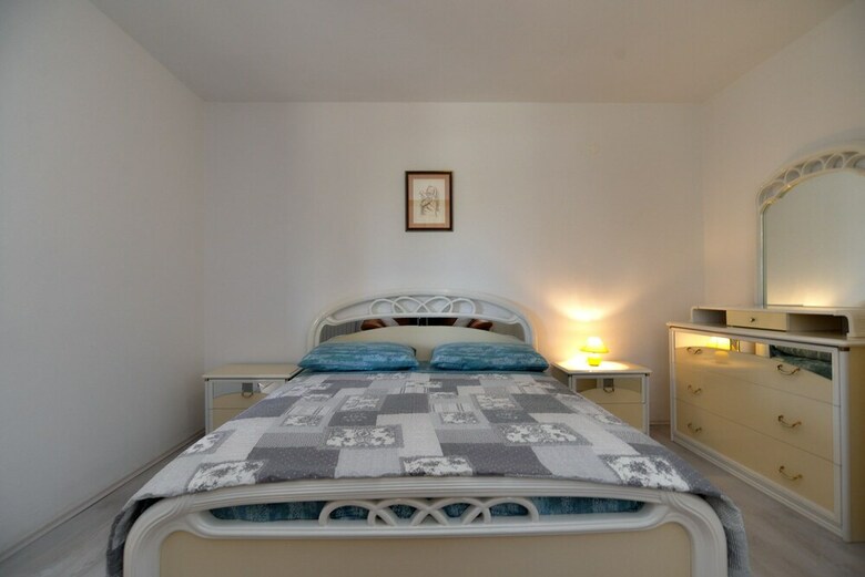 Apartment 1899