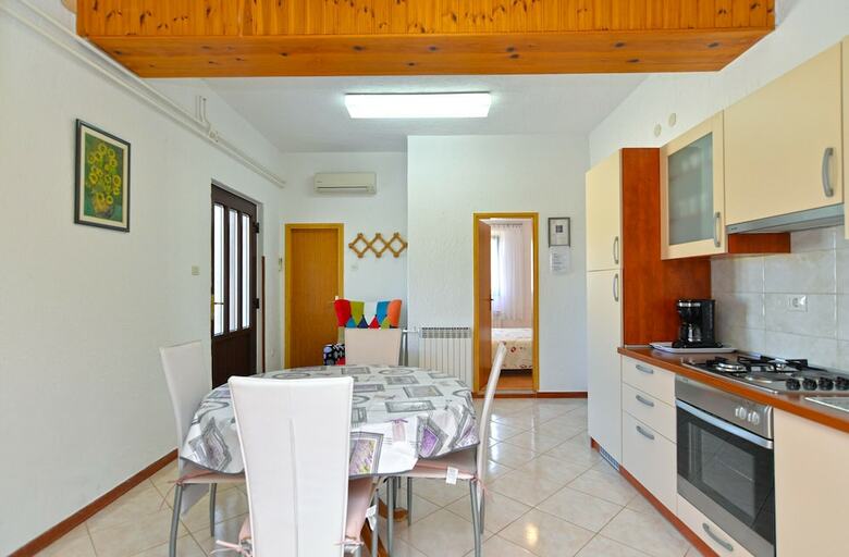 Apartment 1899