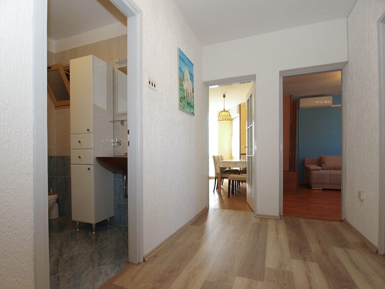 Apartment 1922