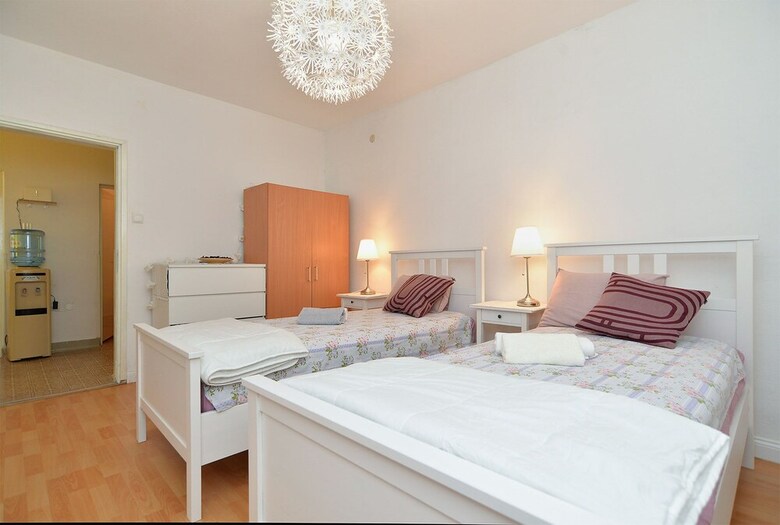 Apartment 1928