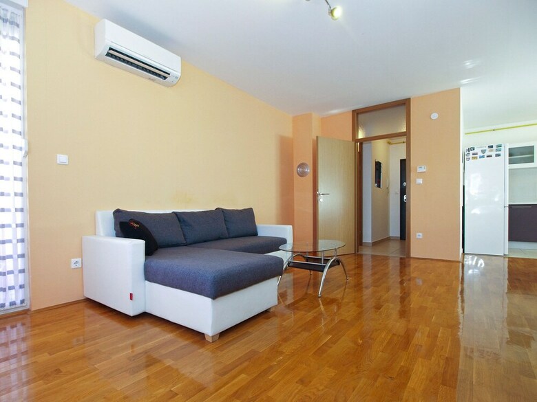Apartment 1920
