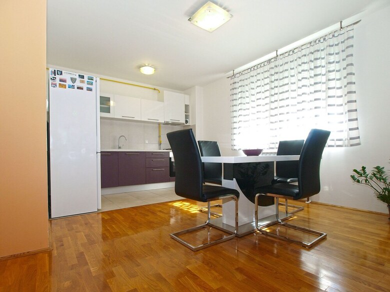 Apartment 1920