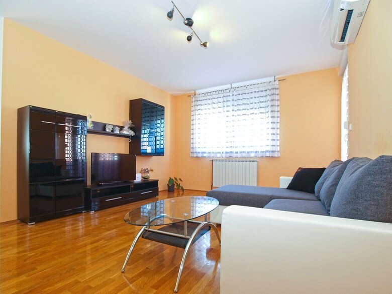 Apartment 1920