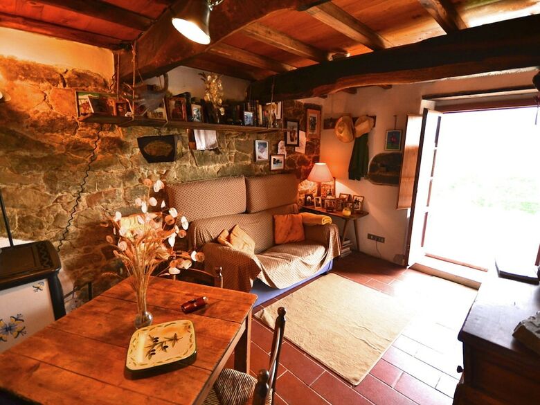Beautiful Cottage In Pescia With Jacuzzi