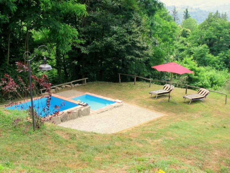 Beautiful Cottage In Pescia With Jacuzzi