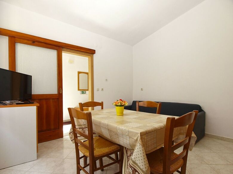Apartment 1907