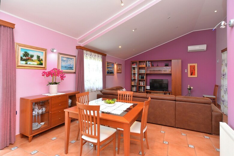 Apartment 1917
