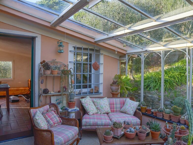 Villa In Rapallo With Terrace, Garden, Veranda, Barbecue
