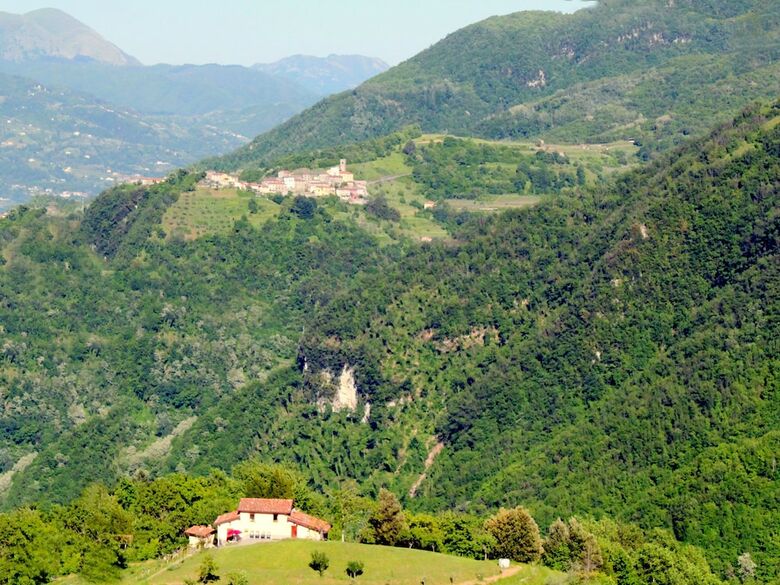Splendid Cottage In Vergemoli With Barbecue And Garden