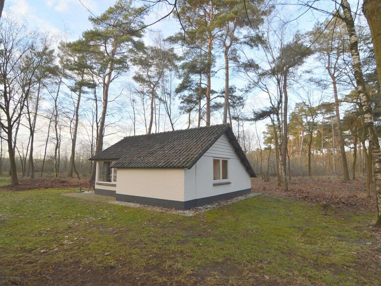 Completely Detached Bungalow In A Nature-filled Park By A Large Fen