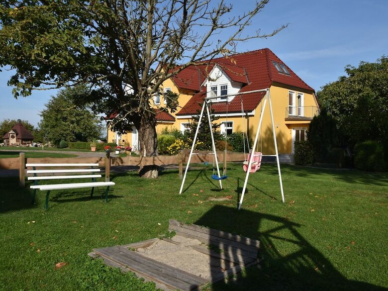Beautiful Holiday Home In K�hlungsborn With Garden