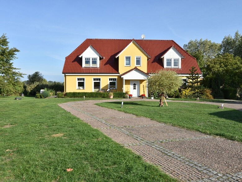 Beautiful Holiday Home In K�hlungsborn With Garden