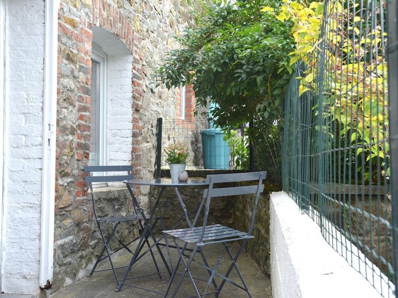Vintage Holiday Home In Vencimont With Terrace